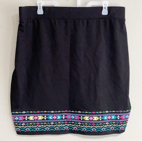 Torrid Embroidered Ponte Mini Skirt - Picture 3 of 5